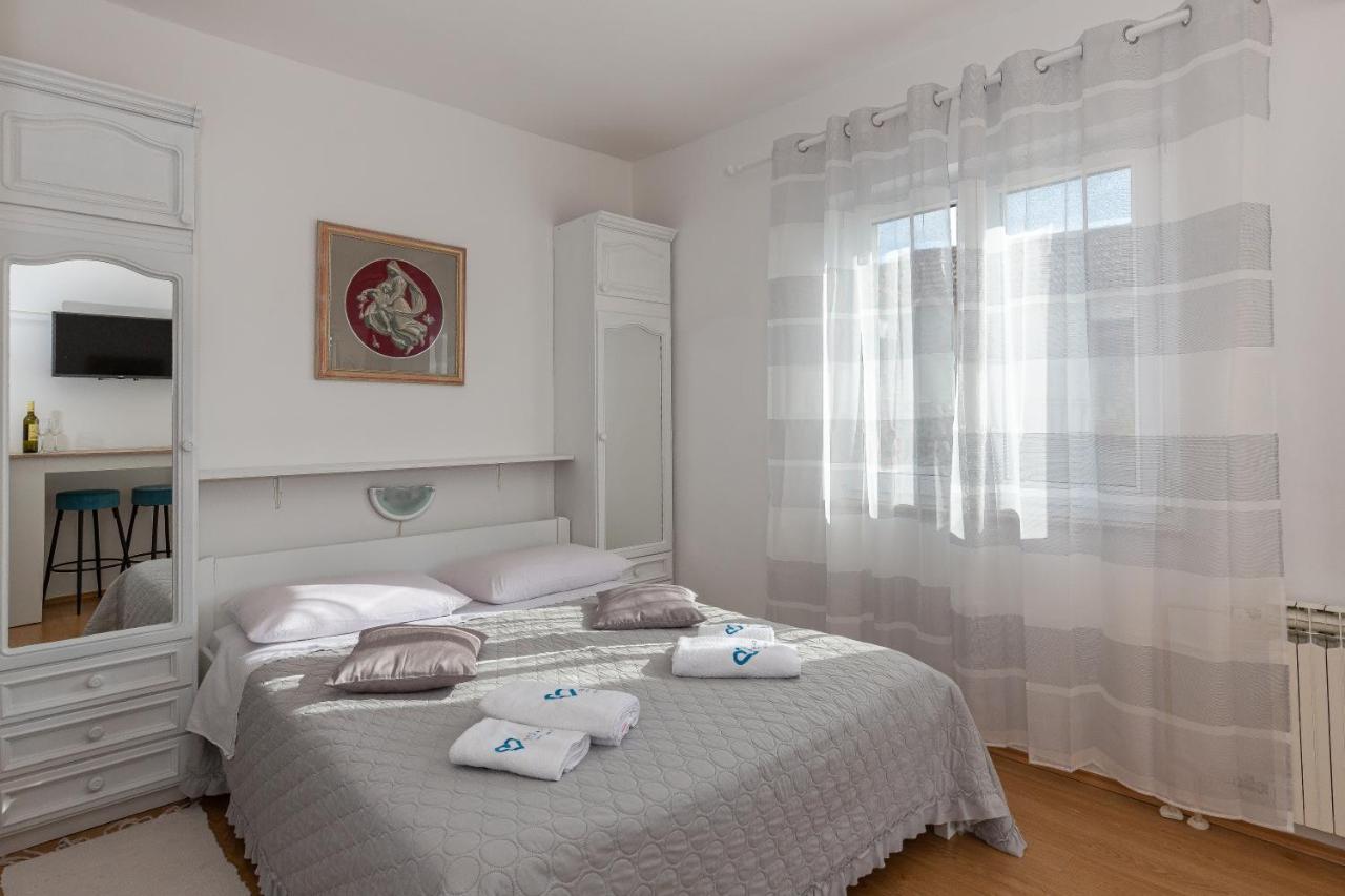 ביוגראד נה מורו Apartments Tolic מראה חיצוני תמונה