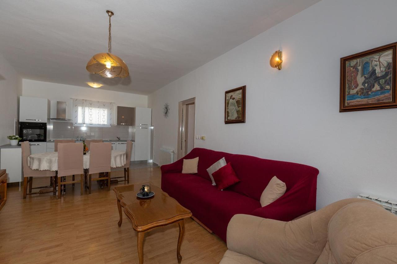 ביוגראד נה מורו Apartments Tolic מראה חיצוני תמונה