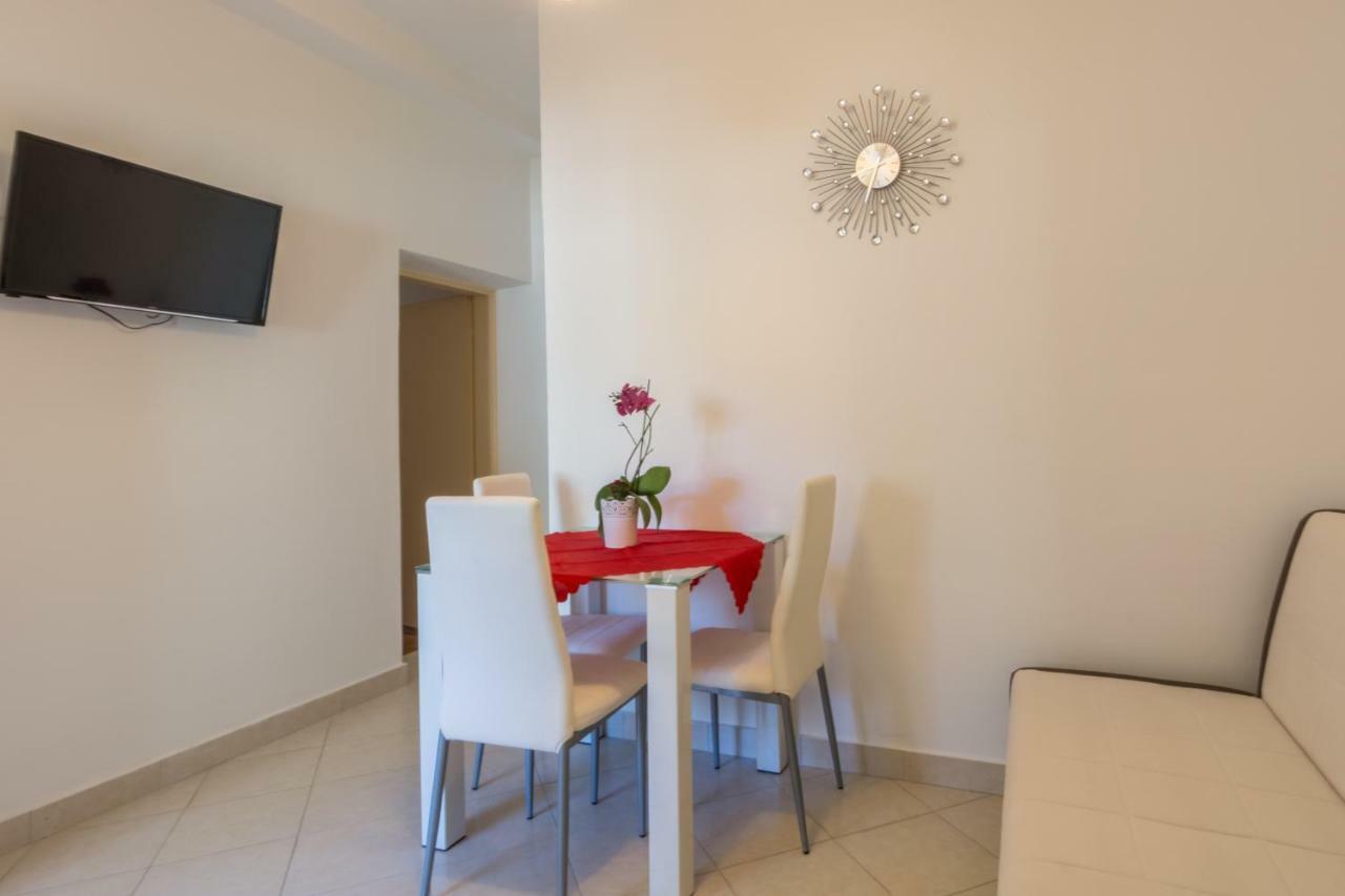ביוגראד נה מורו Apartments Tolic מראה חיצוני תמונה